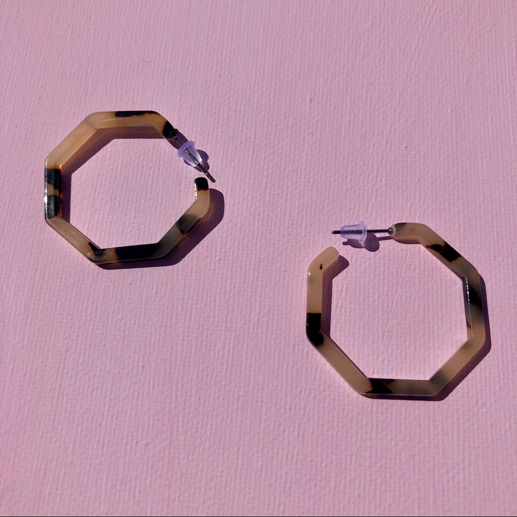 Greta Tortoise Shell Hexagon Mini Hoop Earrings